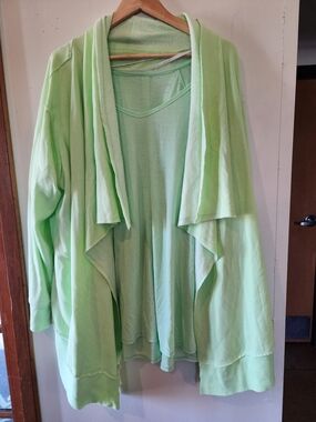 Light Green Draped Open Cardigan w/blouse